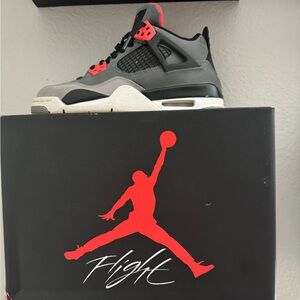 Air Jordan 4